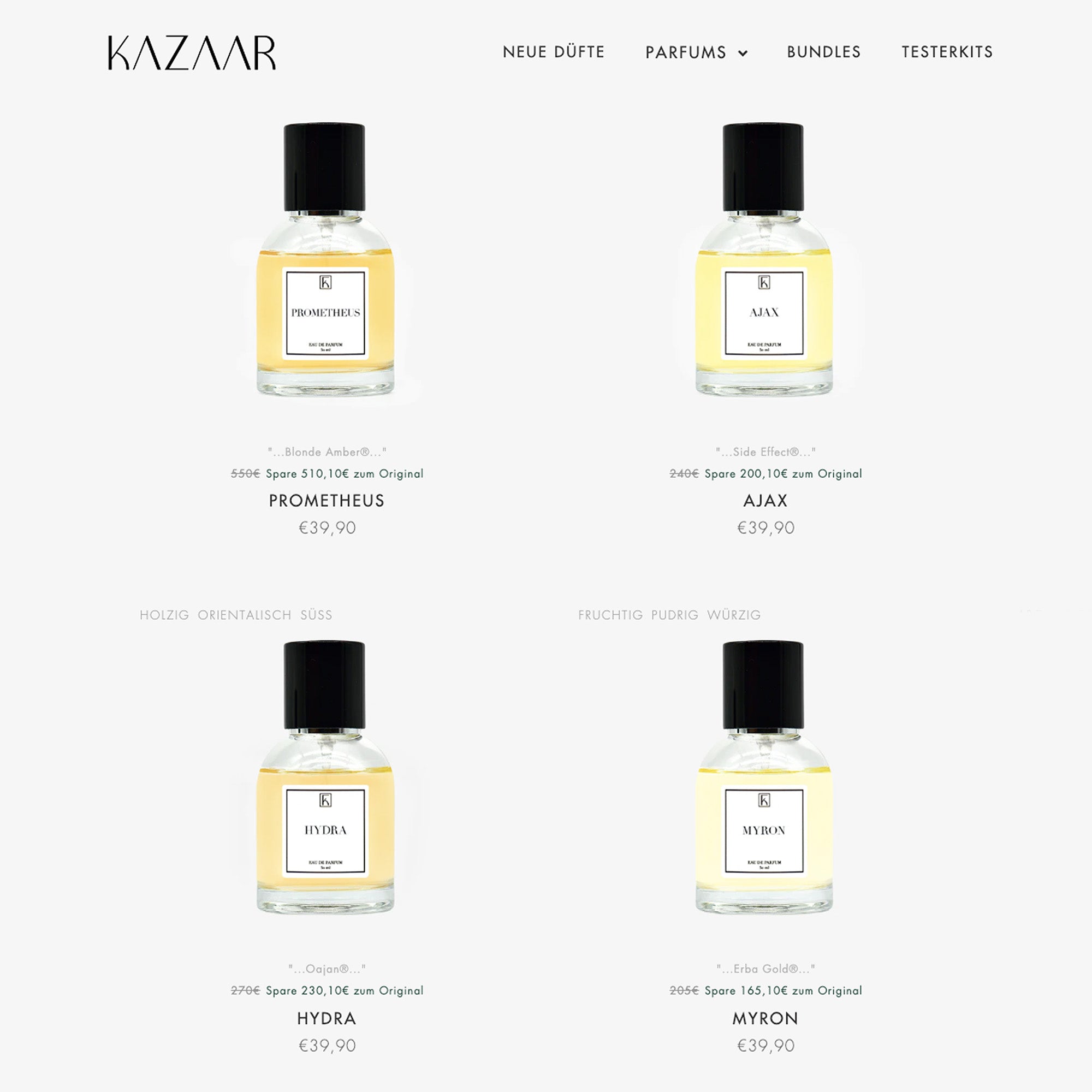 Vier Parfumflaschen mit schwarzem Verschluss, je mit Etikett: PROMETHEUS, AJAX, HYDRA und MYRON, auf weißem Hintergrund.